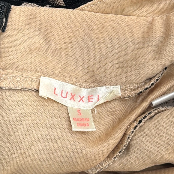 LUXXEL ELEGANT BLACK NUDE FLORAL LACE STRAP DEEP V-NECK GOWN sz S - Picture 12 of 15